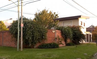 CASA MINIMALISTA. GONZALEZ CHAVES AL 2500