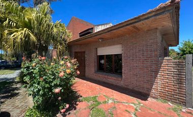 CHALET 4 AMBIENTES SAN JERONIMO