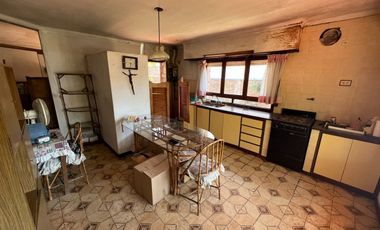 CHALET 4 AMBIENTES SAN JERONIMO