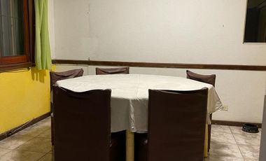 CHALET 5 AMBIENTES EN LOTE PROPIO. PARQUE LURO