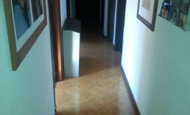 CHALET 5 AMBIENTES EN LOTE PROPIO. PARQUE LURO
