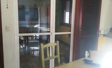 CHALET 5 AMBIENTES EN LOTE PROPIO. PARQUE LURO