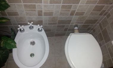 CHALET 5 AMBIENTES EN LOTE PROPIO. PARQUE LURO