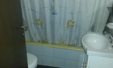 CHALET 5 AMBIENTES EN LOTE PROPIO. PARQUE LURO