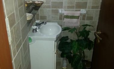 CHALET 5 AMBIENTES EN LOTE PROPIO. PARQUE LURO