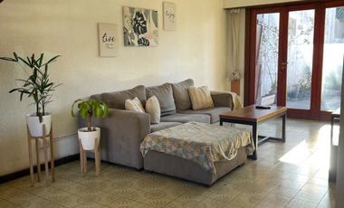 CHALET 5 AMBIENTES EN LOTE PROPIO. PARQUE LURO