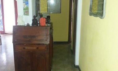 CHALET 5 AMBIENTES EN LOTE PROPIO. PARQUE LURO