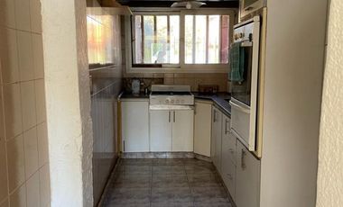 CHALET 5 AMBIENTES EN LOTE PROPIO. PARQUE LURO
