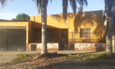 CASA- 3 dorm. Pje. Vieytes 1900- SANTO TOME