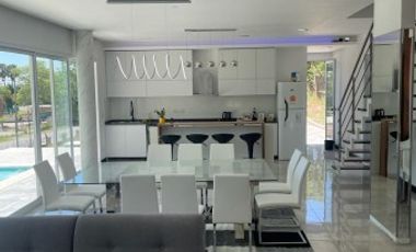 SE VENDE CASA A ESTRENAR PUERTO URQUIZA