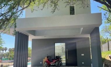 SE VENDE CASA A ESTRENAR PUERTO URQUIZA