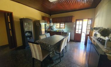 Importante propiedad en venta sobre Av Uruguay en Posadas