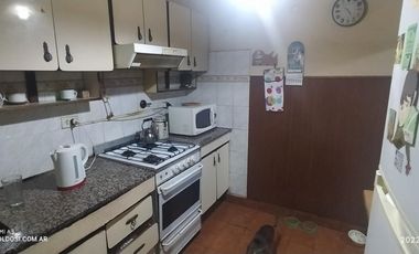 Amplia casa 5 ambientes, cocina, baÃ±o y amplio terreno