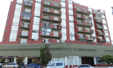 Departamento 3 Amb con cochera Edificio Riazor IX 4to A
