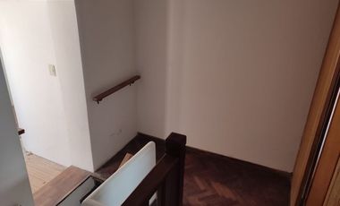 RETASADO ! IMPERDIBLE OPORTUNIDAD VENDO CASA A METROS DE LA PLAZA DE MAYO Y PEATONAL APTA CREDITO