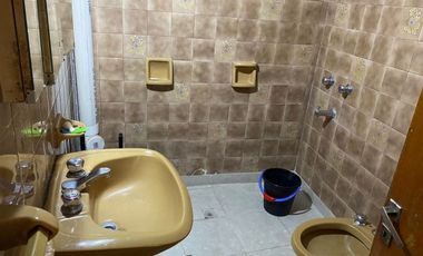 RETASADO ! IMPERDIBLE OPORTUNIDAD VENDO CASA A METROS DE LA PLAZA DE MAYO Y PEATONAL APTA CREDITO
