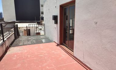 RETASADO ! IMPERDIBLE OPORTUNIDAD VENDO CASA A METROS DE LA PLAZA DE MAYO Y PEATONAL APTA CREDITO