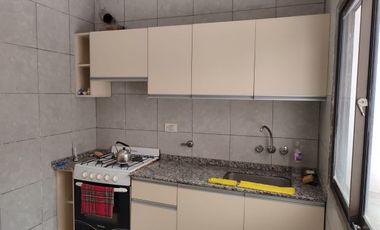 RETASADO ! IMPERDIBLE OPORTUNIDAD VENDO CASA A METROS DE LA PLAZA DE MAYO Y PEATONAL APTA CREDITO