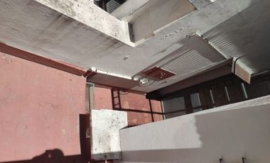 RETASADO ! IMPERDIBLE OPORTUNIDAD VENDO CASA A METROS DE LA PLAZA DE MAYO Y PEATONAL APTA CREDITO