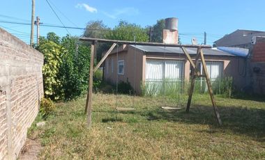 (AUT 358) BARRIO SAN JOSE, MORENO. EXCELENTE VIVIENDA CON TERRENO Y ESCRITURA (TODOS LOS SERVICIOS)