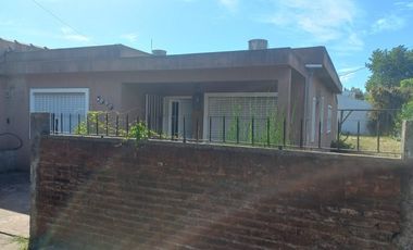 (AUT 358) BARRIO SAN JOSE, MORENO. EXCELENTE VIVIENDA CON TERRENO Y ESCRITURA (TODOS LOS SERVICIOS)