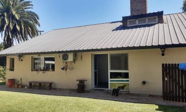 Casa a la venta en Country Las Lajas!