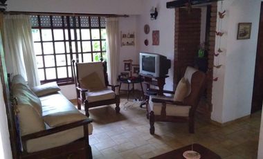 Casa en la calle Betbeder a 800 mts de la playa - Valeria del Mar