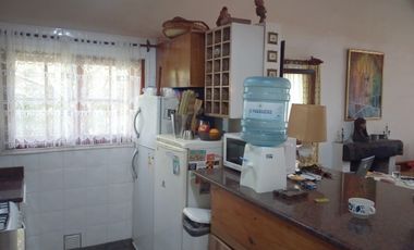 Magnifica Casa Sobre Lote Multifamiliar - 1 1/2 Cuadra de La Playa