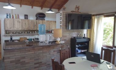 Magnifica Casa Sobre Lote Multifamiliar - 1 1/2 Cuadra de La Playa