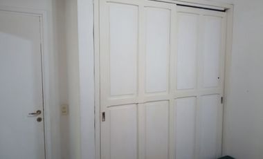Magnifica Casa Sobre Lote Multifamiliar - 1 1/2 Cuadra de La Playa