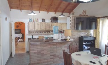 Magnifica Casa Sobre Lote Multifamiliar - 1 1/2 Cuadra de La Playa