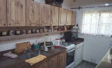 Magnifica Casa Sobre Lote Multifamiliar - 1 1/2 Cuadra de La Playa