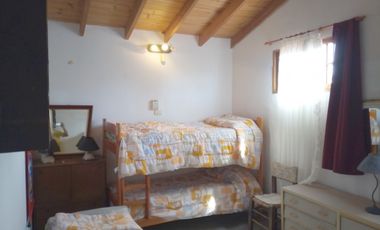 Magnifica Casa Sobre Lote Multifamiliar - 1 1/2 Cuadra de La Playa