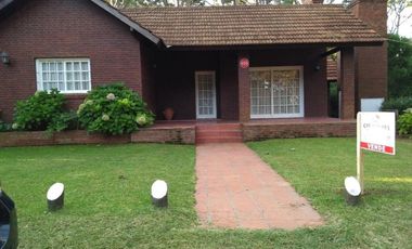 Casa en Bouchard al 700 - Valeria del Mar