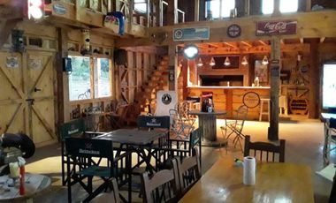 Moto parador en Ruta 40 San MartÃ­n de los Andes