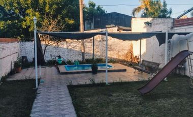 VENTA - CASA 3 HABITACIONES - ZONA BARRIO MERCANTIL