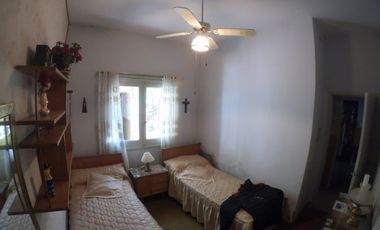 VENTA: CASA DE 2 DORMITORIOS EN SANTA ROSA, BARRIO NUESTRA SEÃORA DE LUJAN