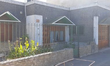 VENTA: CASA DE 2 DORMITORIOS EN SANTA ROSA, BARRIO NUESTRA SEÃORA DE LUJAN