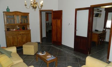 HERMOSA CASA EN VENTA 3 DORMITORIOS, RIOBAMBA 900 -TEMPERLEY-