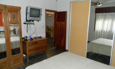 HERMOSA CASA EN VENTA 3 DORMITORIOS, RIOBAMBA 900 -TEMPERLEY-