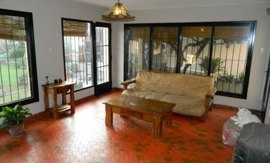 HERMOSA CASA EN VENTA 3 DORMITORIOS, RIOBAMBA 900 -TEMPERLEY-