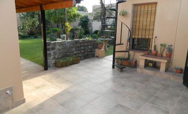 HERMOSA CASA EN VENTA 3 DORMITORIOS, RIOBAMBA 900 -TEMPERLEY-