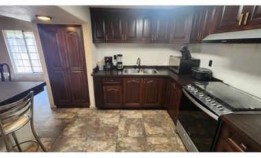 ¡Gran oportunidad! Casa con terreno amplio en Coatepec Harinas