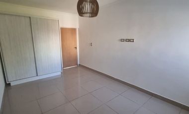SE VENDE CASA ZONA AMANECERES DEL SEMINARIO A ESTRENAR