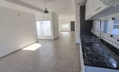 SE VENDE CASA ZONA AMANECERES DEL SEMINARIO A ESTRENAR