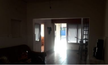 CASA DE 3 AMBIENTES EN VENTA EN  LANÃS