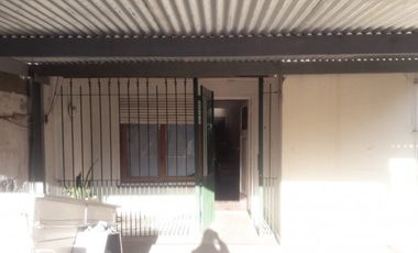 CASA DE 3 AMBIENTES EN VENTA EN  LANÃS