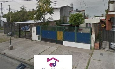 CASA DE 3 AMBIENTES EN VENTA EN  LANÃS