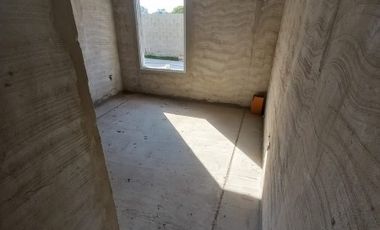 En venta casa dos dormitaros con cochera pasante y patio verde