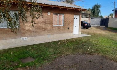 Se vende COMPLEJO de 7 departamentos - PLOTTIER